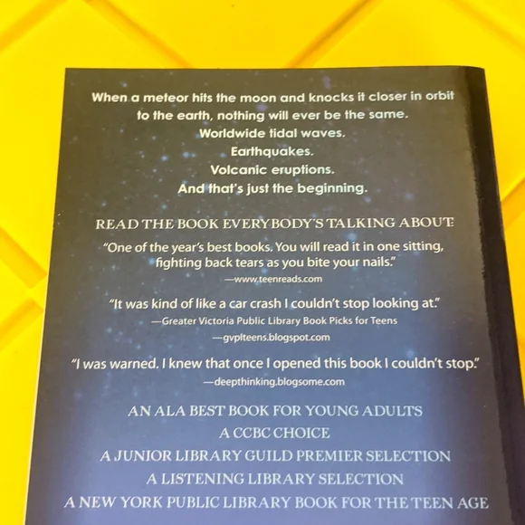 Life As We Knew It by Susan Beth Pfeffer - Picture 2 of 2